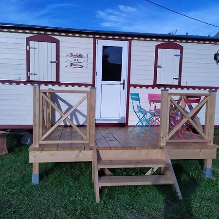 La Roulotte De Francine Guest House Chazeuil Екстериор снимка