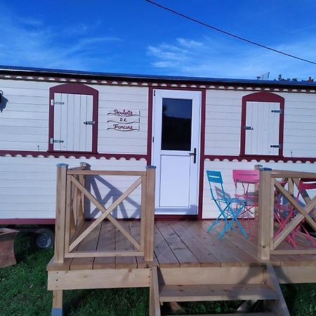 La Roulotte De Francine Guest House Chazeuil Екстериор снимка