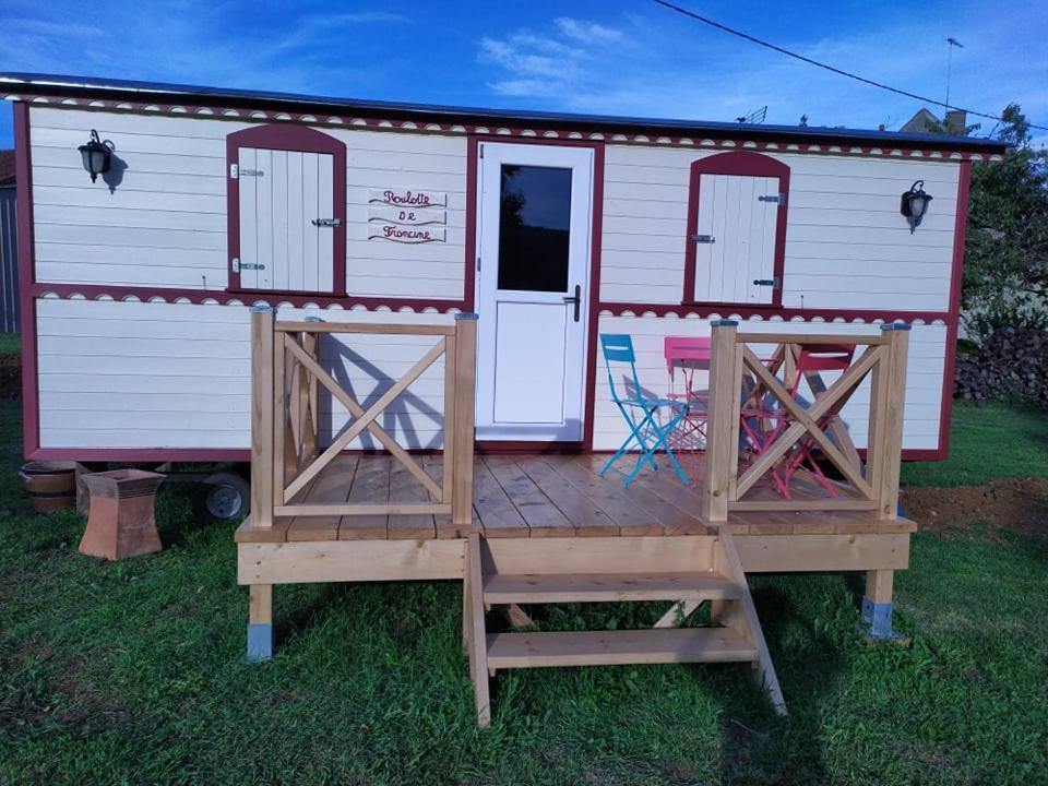 La Roulotte De Francine Guest House Chazeuil Екстериор снимка