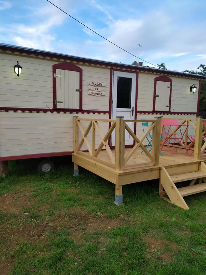 La Roulotte De Francine Guest House Chazeuil Екстериор снимка