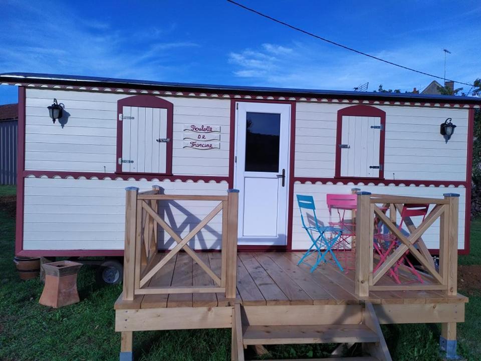 La Roulotte De Francine Guest House Chazeuil Екстериор снимка